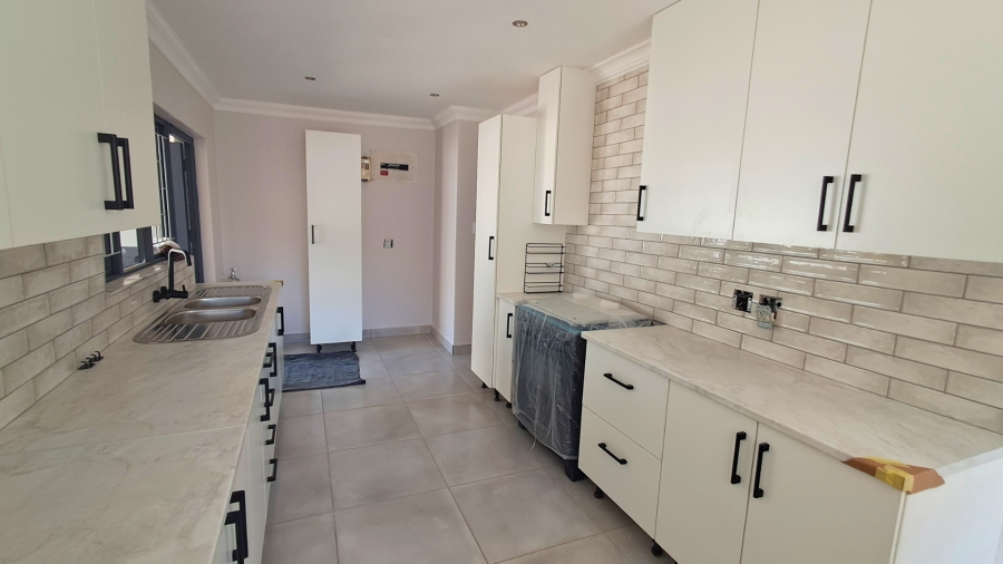 To Let 3 Bedroom Property for Rent in Ruwari Western Cape